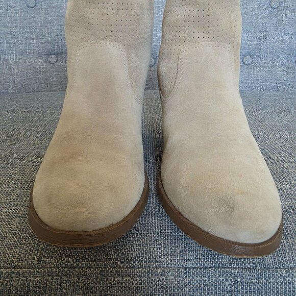Ivanka Trump Suede Slouchy ankle boots. Size 8.5 - Picture 3 of 6